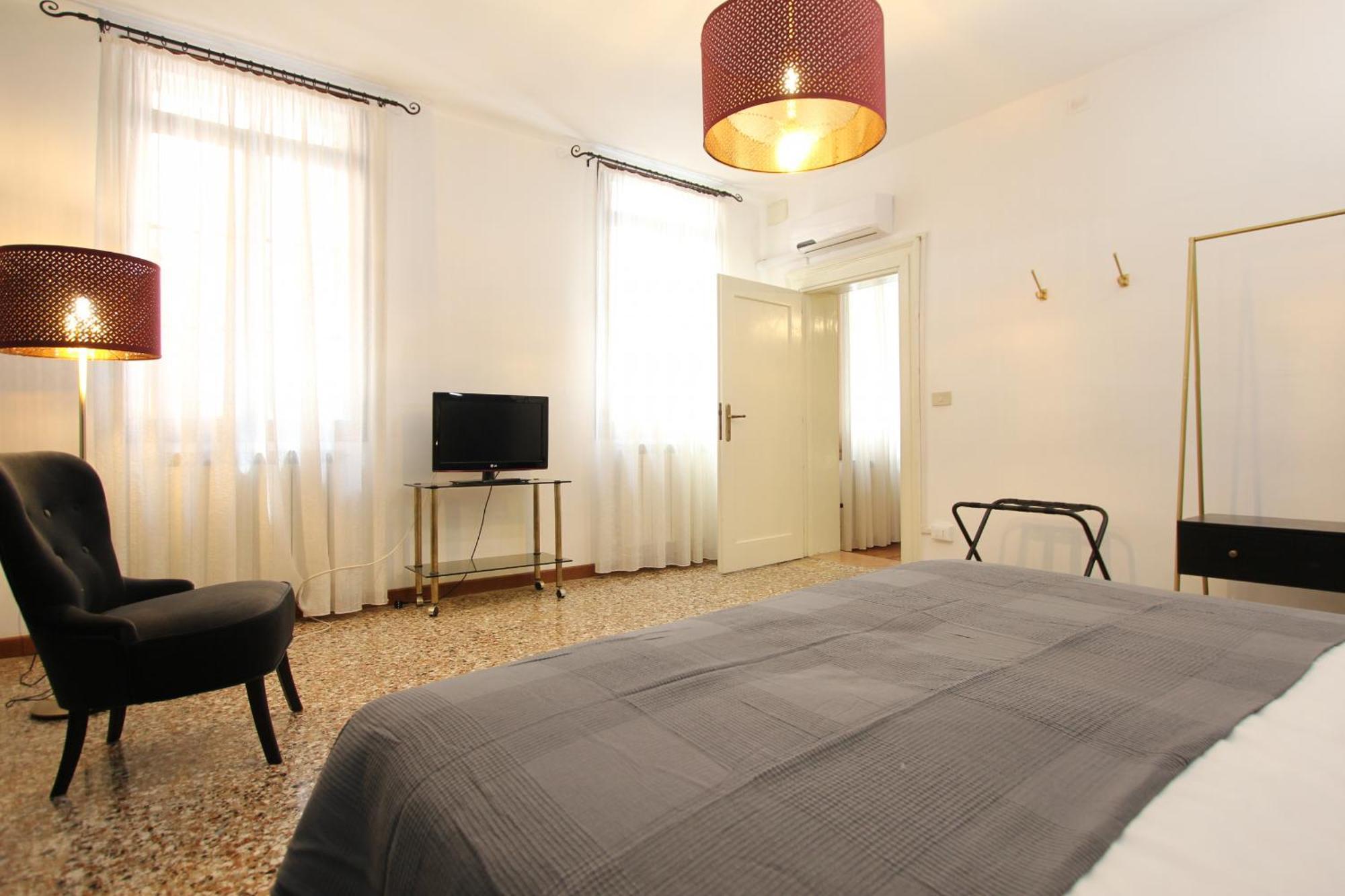 Rialto Market Apartament *
