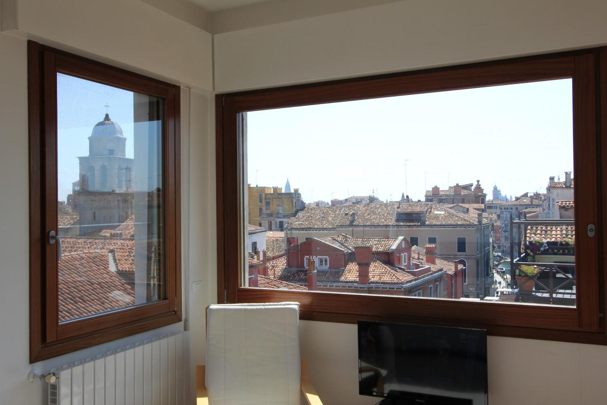 Rialto Market Apartment Venice